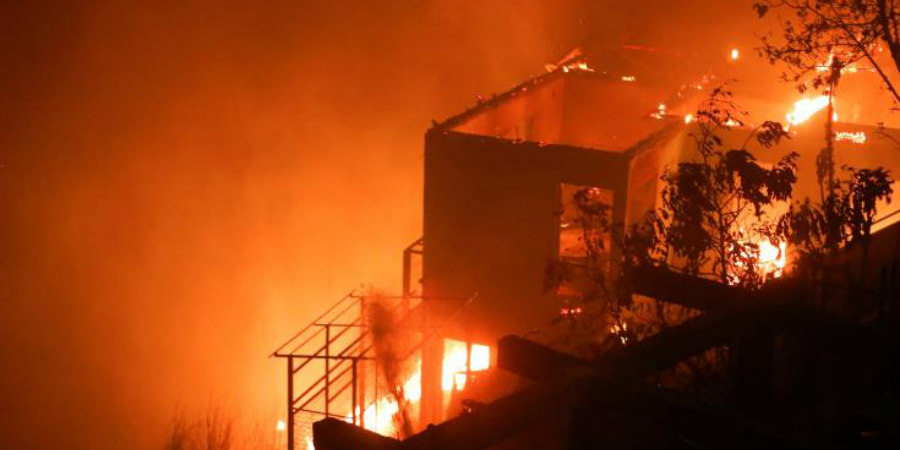 Πυρκαγιά στο Βαλπαραϊσο της Χιλής κατέστρεψε 245 σπίτια